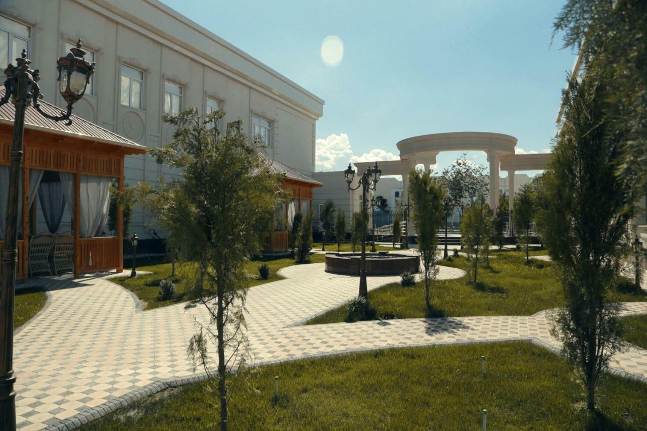Bravolyuks Hotel Urghenci Exterior foto