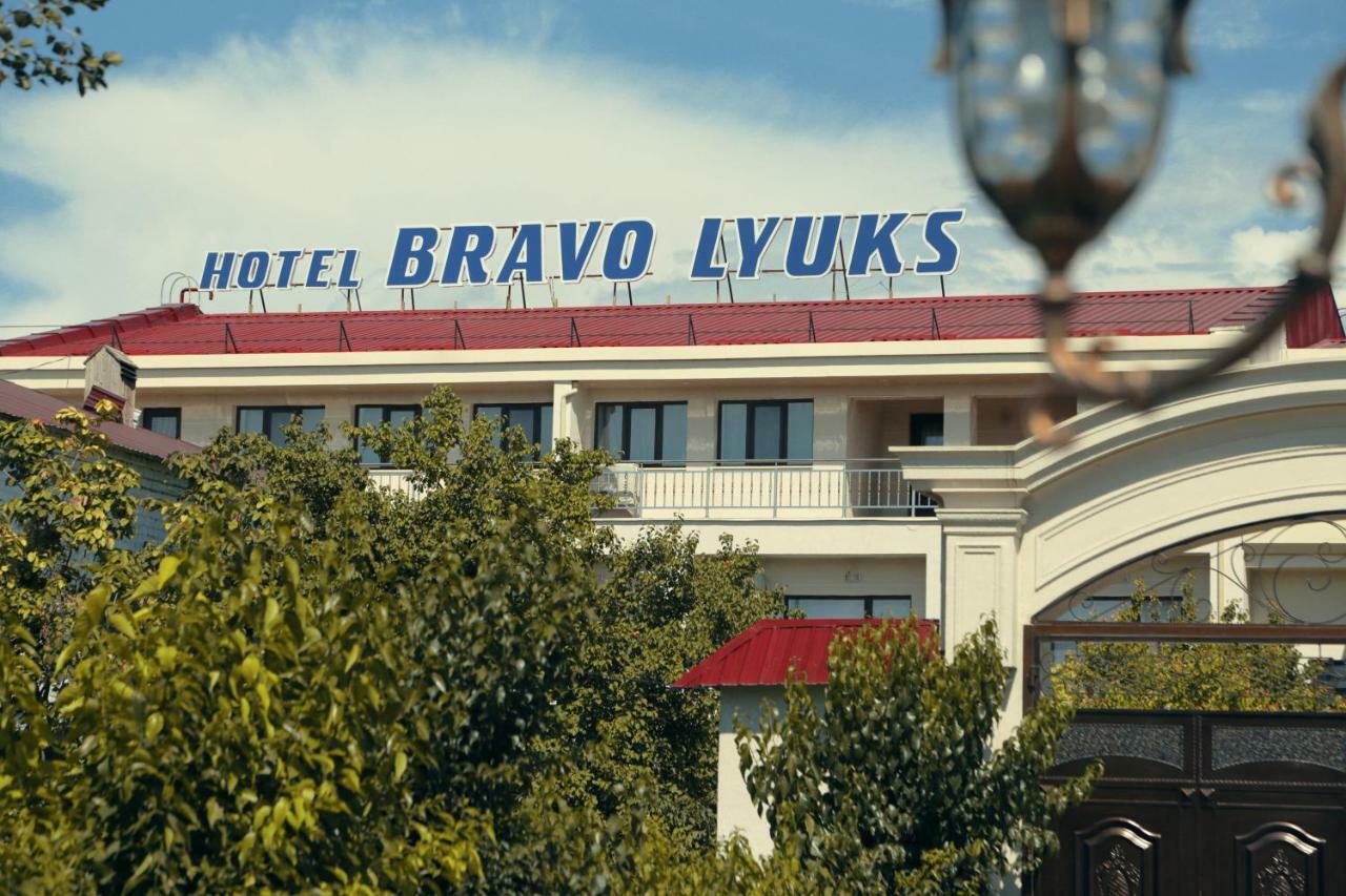 Bravolyuks Hotel Urghenci Exterior foto